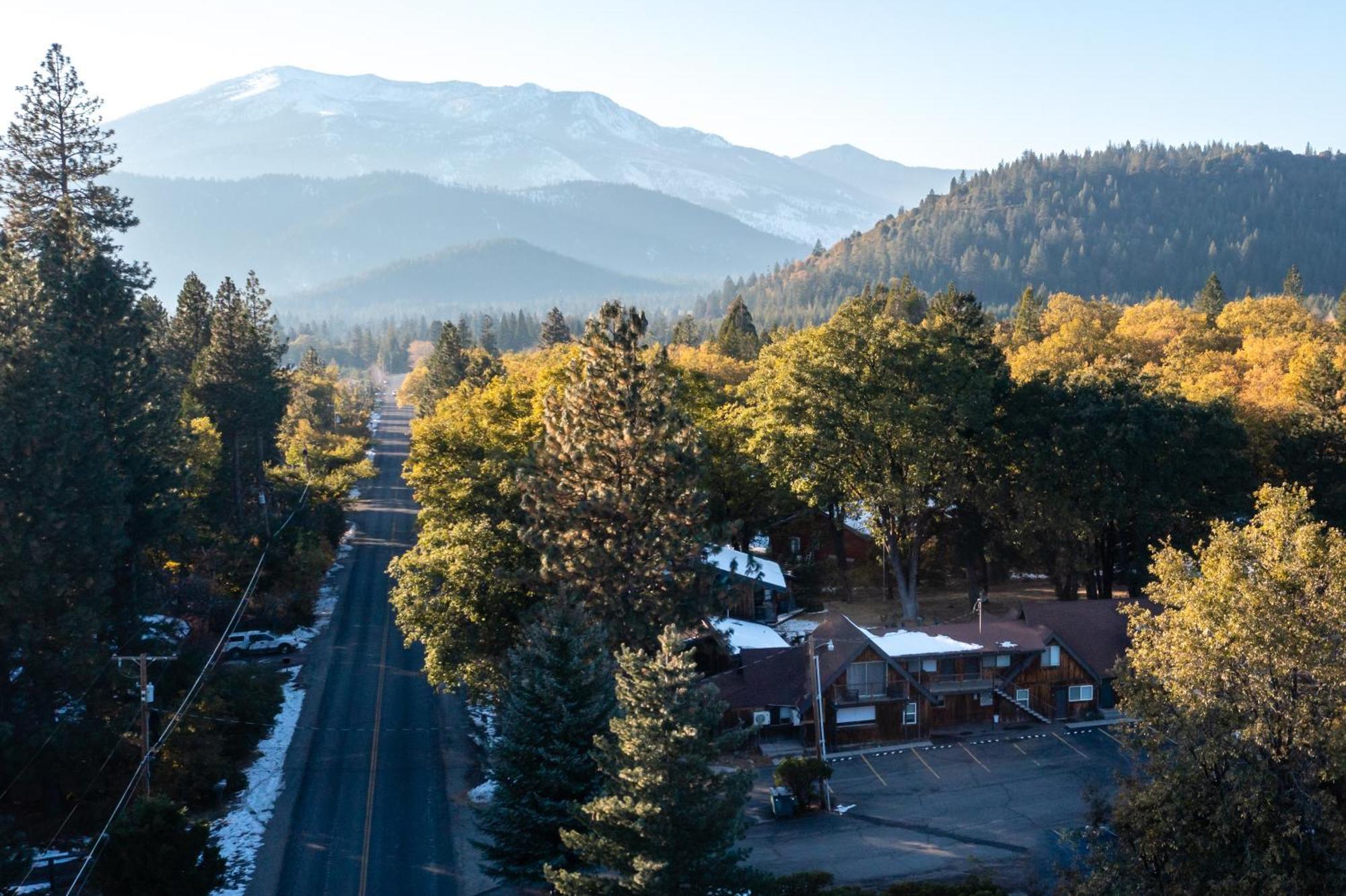 Basecamp Lodge Mount Shasta Luaran gambar