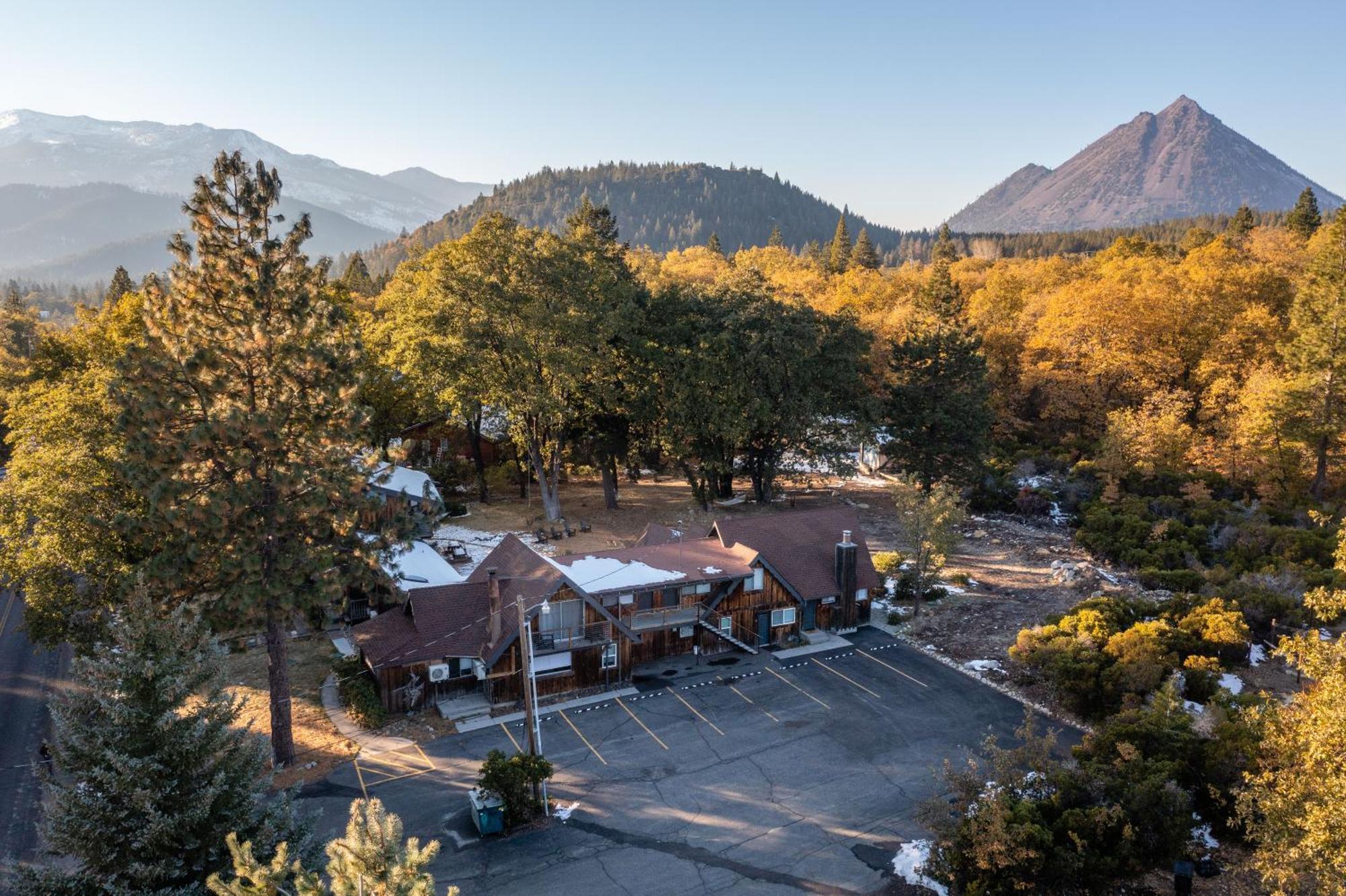 Basecamp Lodge Mount Shasta Luaran gambar