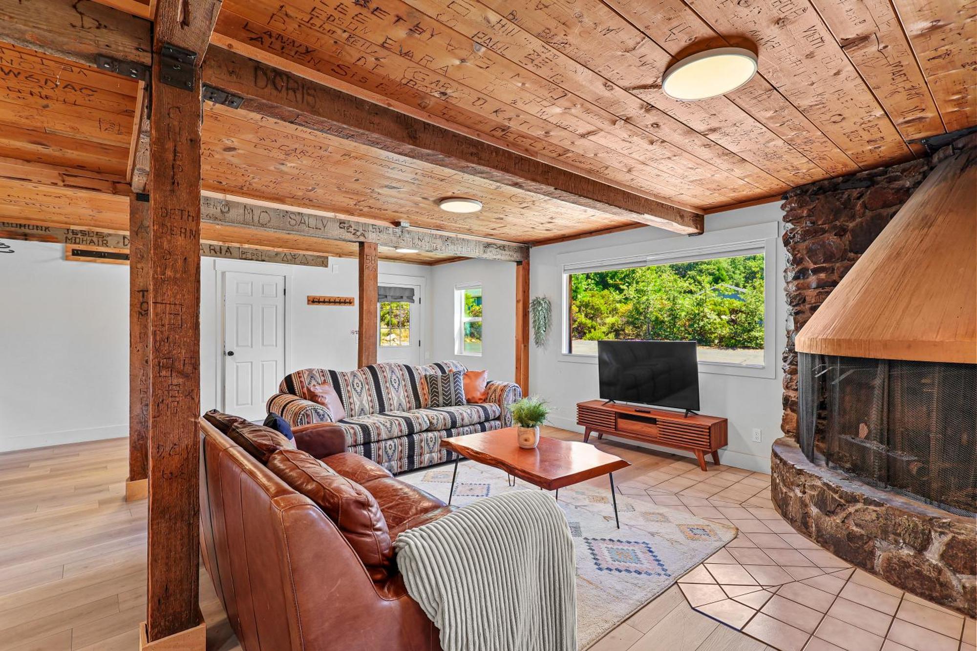 Basecamp Lodge Mount Shasta Bilik gambar