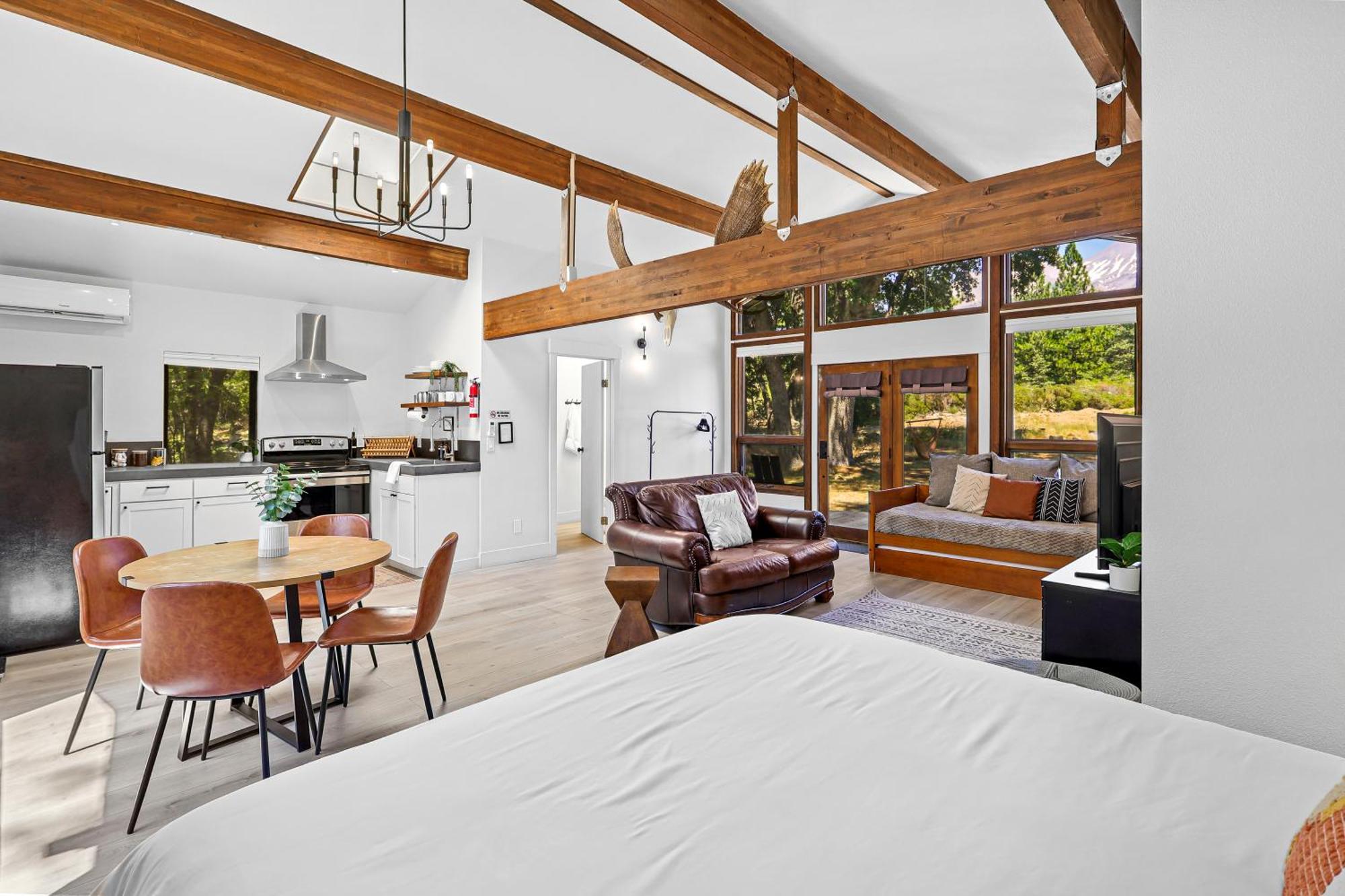 Basecamp Lodge Mount Shasta Luaran gambar