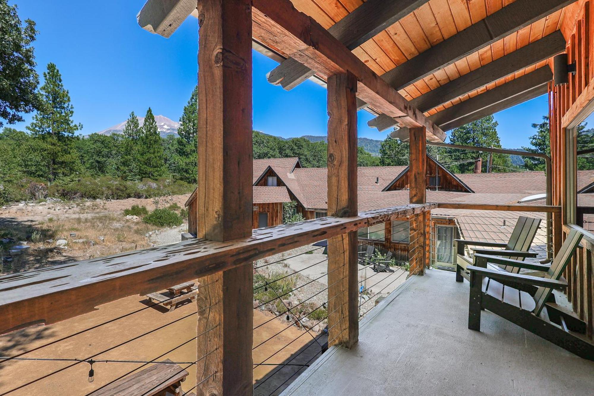 Basecamp Lodge Mount Shasta Luaran gambar
