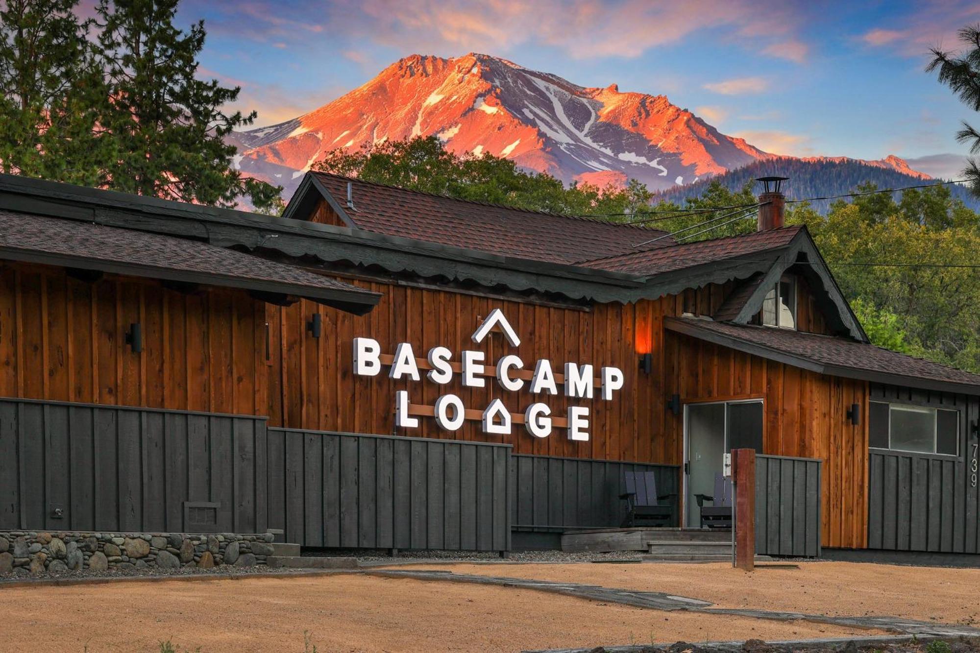 Basecamp Lodge Mount Shasta Luaran gambar